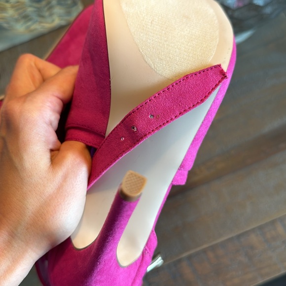 EUC fuchsia, shoe, dazzle shoes - Picture 8 of 11